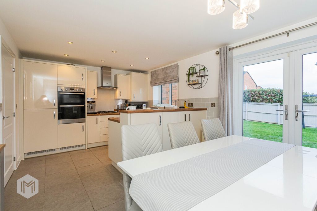 Property photo 2 of 24 Picture No. 09