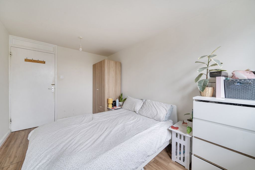 Property photo 2 of 13 1421640-9-69Ab06E...