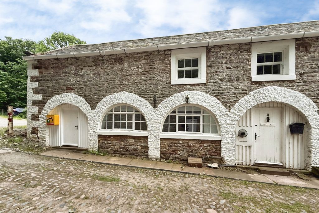 Property photo 1 of 15 External