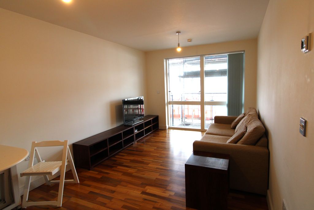 Property photo 3 of 14 Img_5057 Ligh