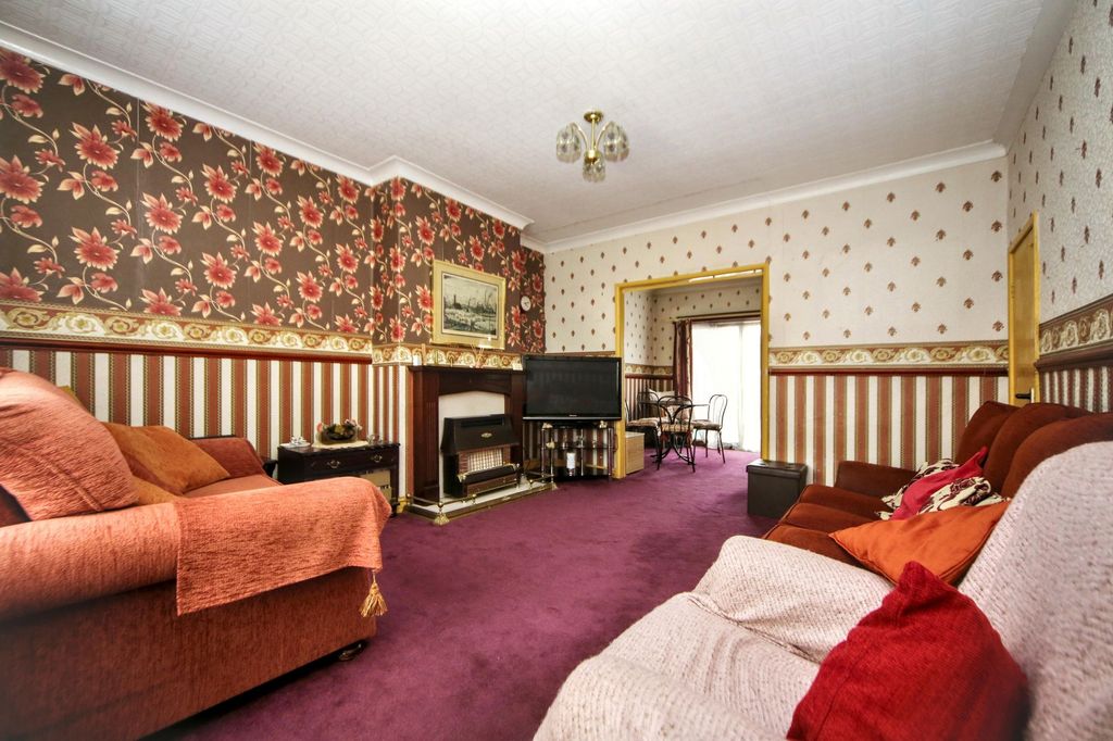 Property photo 2 of 19