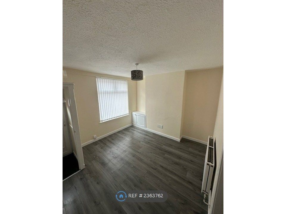 Property photo 2 of 21 Lounge