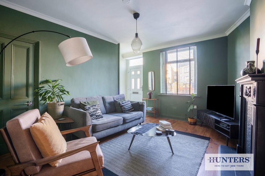 Property photo 3 of 20 101910_1-Victoria-Road-Guiseley  (9) - Copy.Jpg