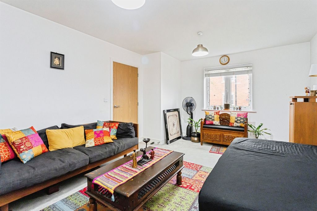 Property photo 3 of 16