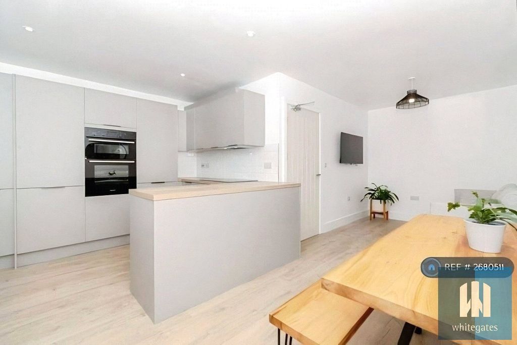 Property photo 3 of 17 Picture No. 12