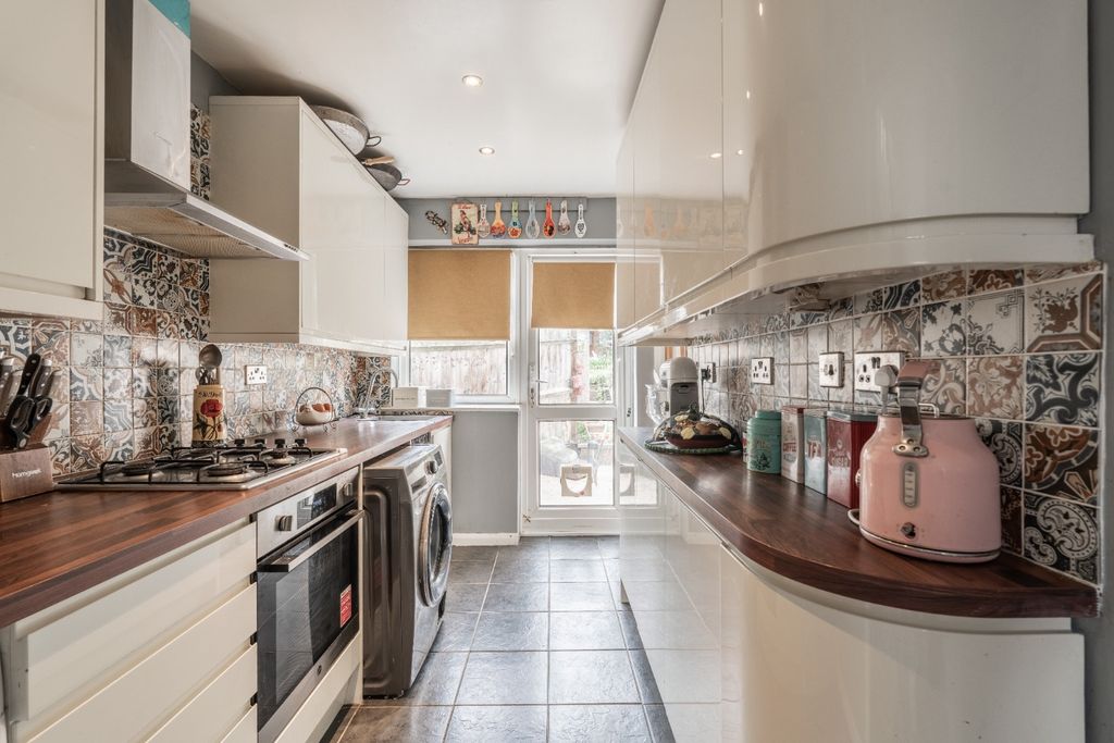 Property photo 2 of 25 4335082