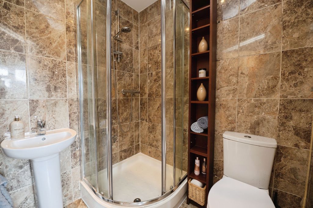 Additional image 15 of 3 bed detached house for saleSpinney Close, Rainham RM13