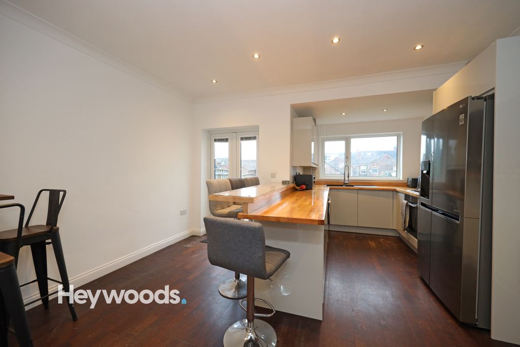 Property photo 3 of 31 099A1296