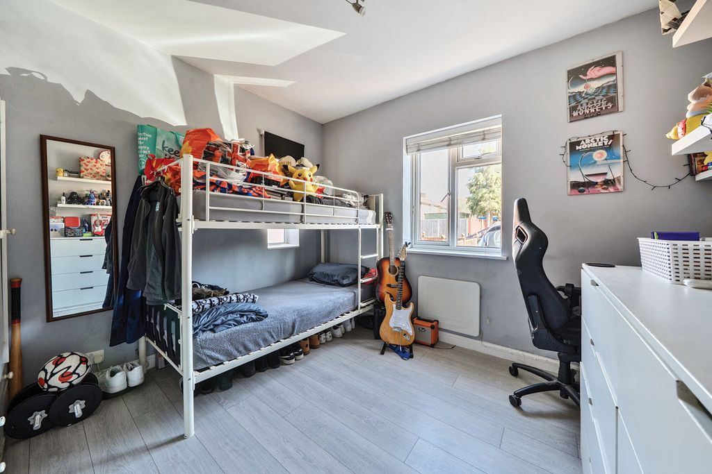 Property photo 2 of 13 Bedroom