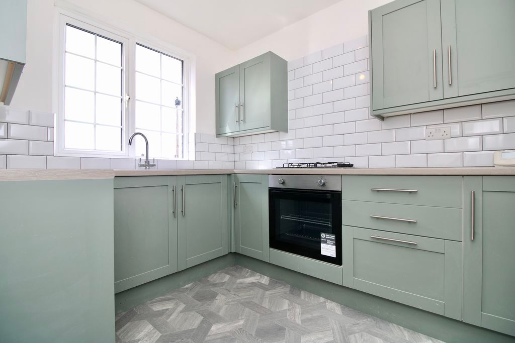 Property photo 3 of 13 Kitchen
