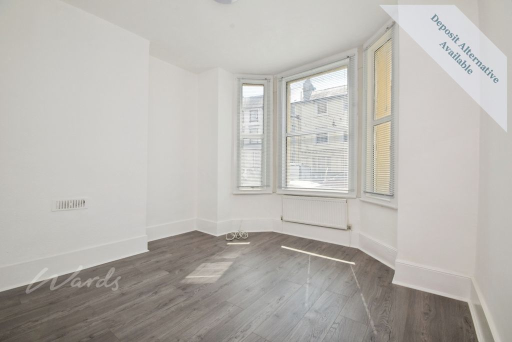 Property photo 3 of 10 Lounge