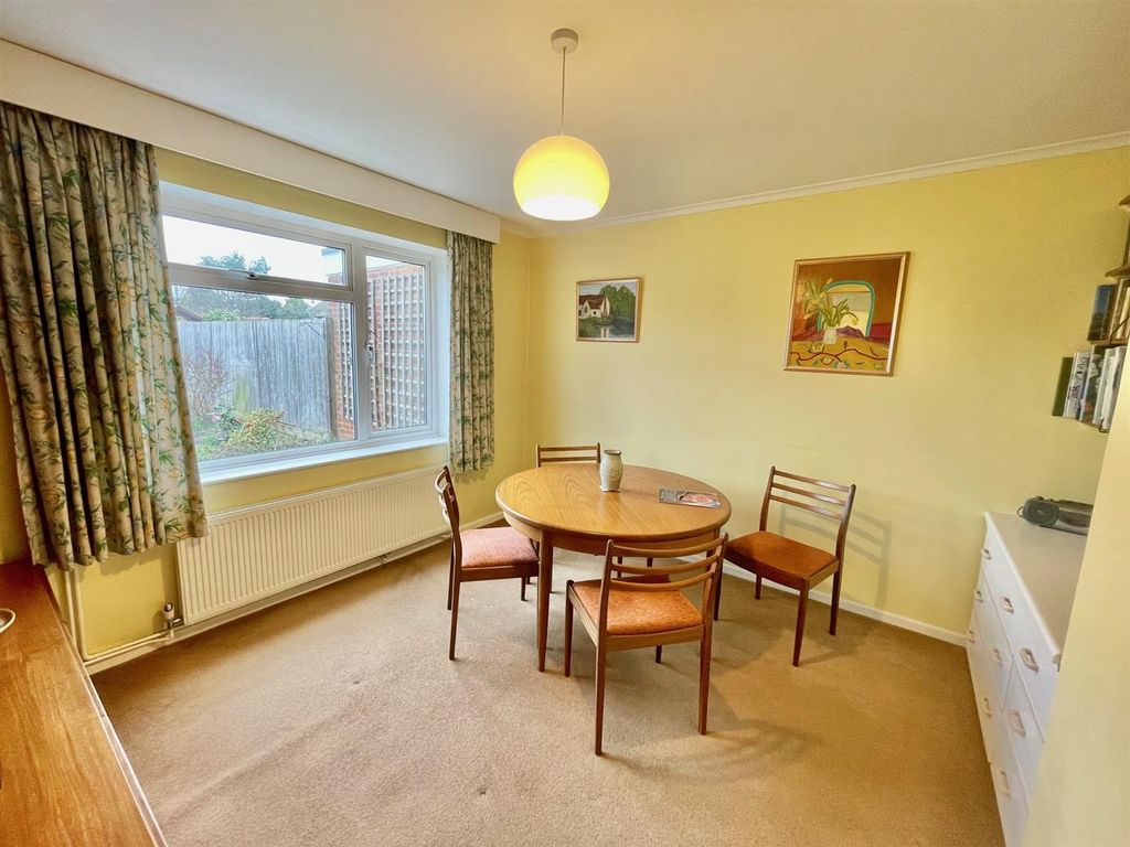 Property photo 3 of 12 15 Bulls Lane Dining Room.Jpg