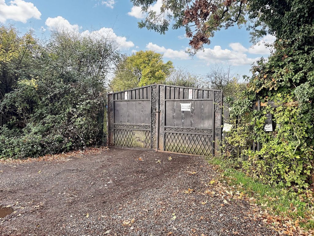 Property photo 3 of 8