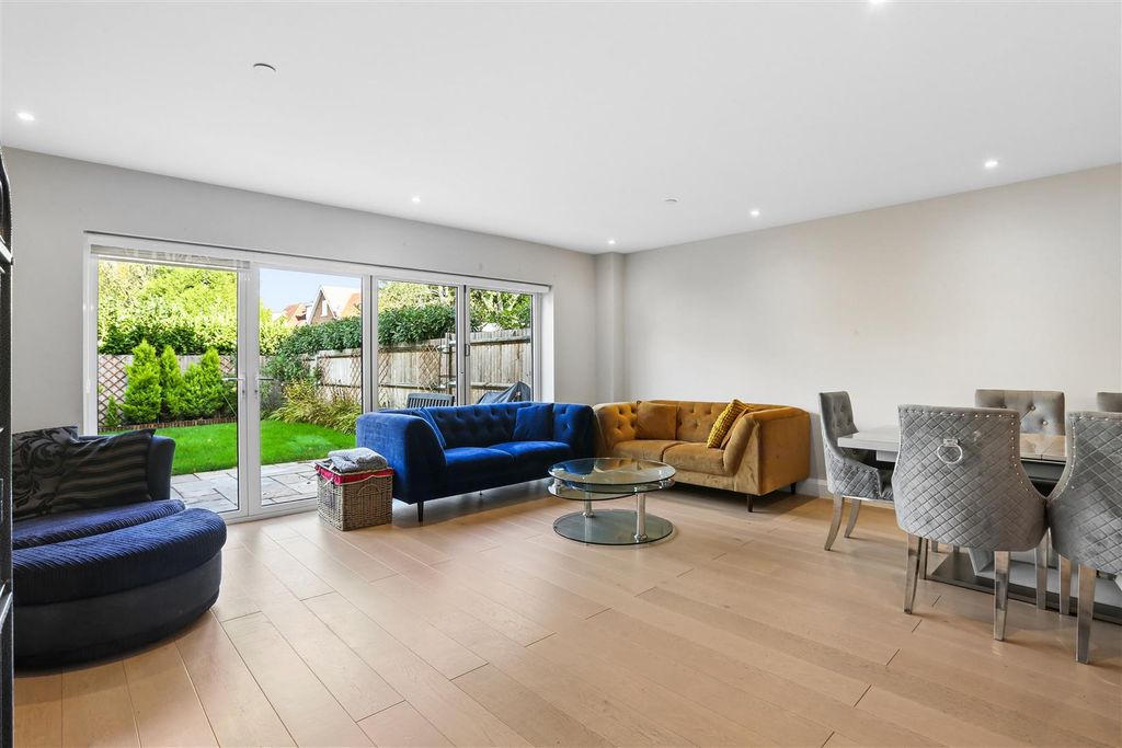 Property photo 2 of 34 1793684554 - 7.Jpg