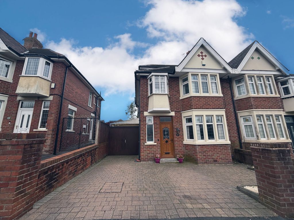 Property photo 2 of 26