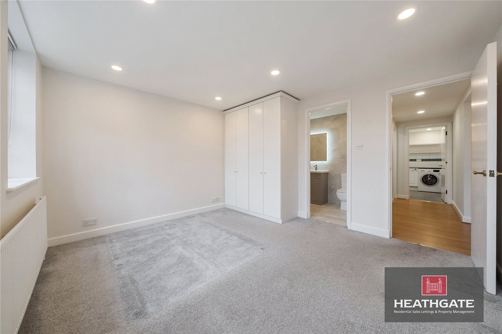 Property photo 2 of 12 Picture-No-13-38