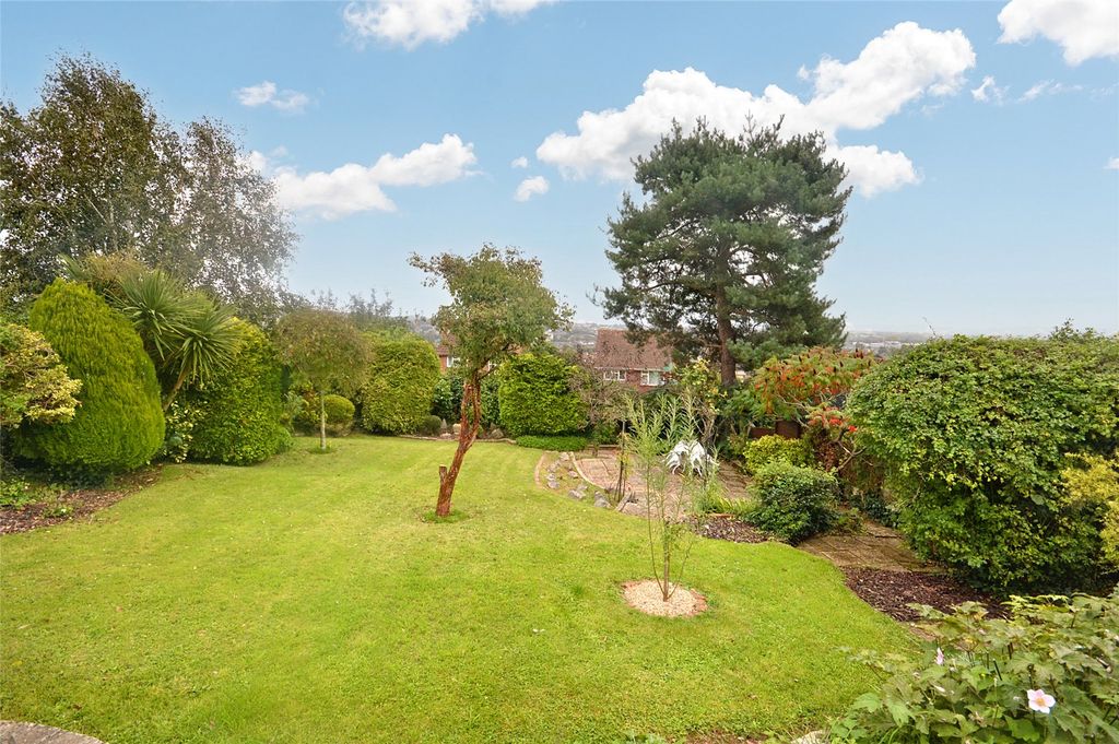 Property photo 2 of 12 Picture No. 11