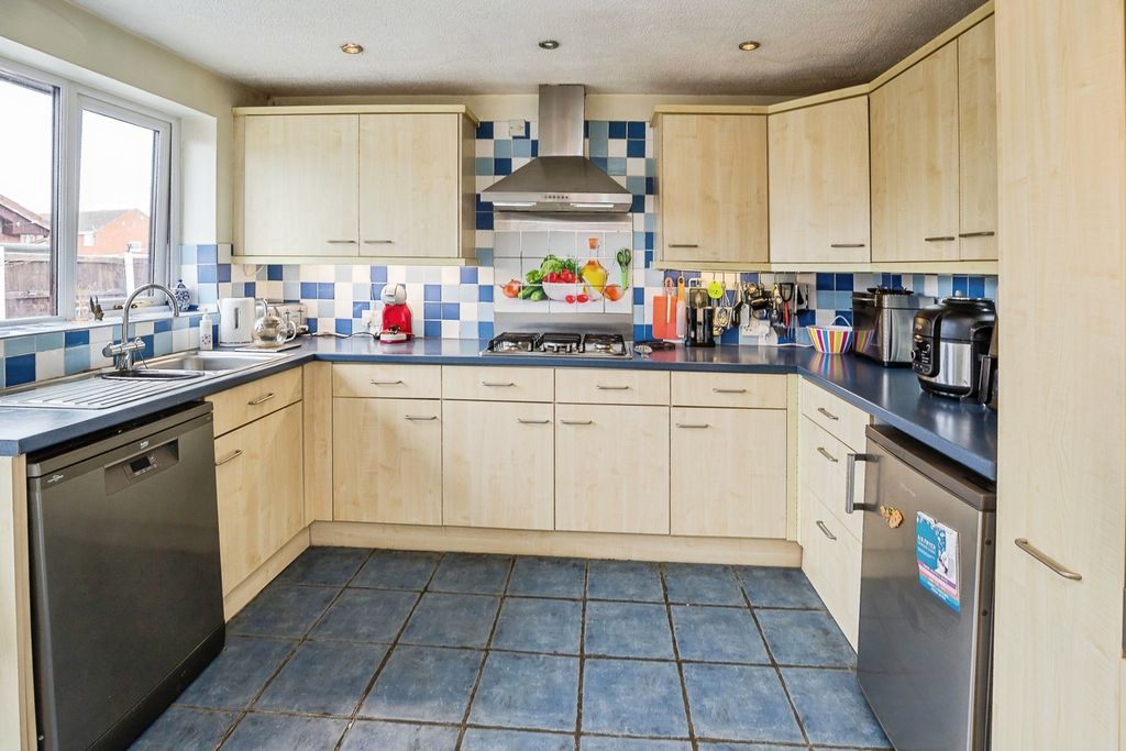 Property photo 3 of 16 Photo