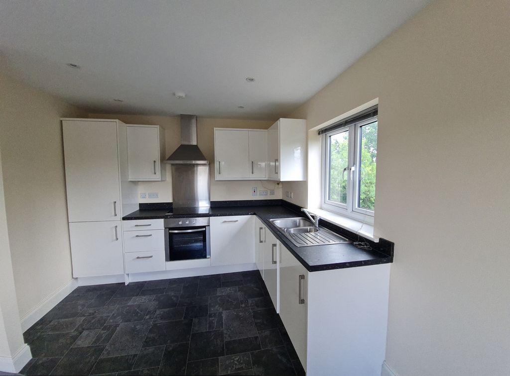 Property photo 3 of 11 Photo 6