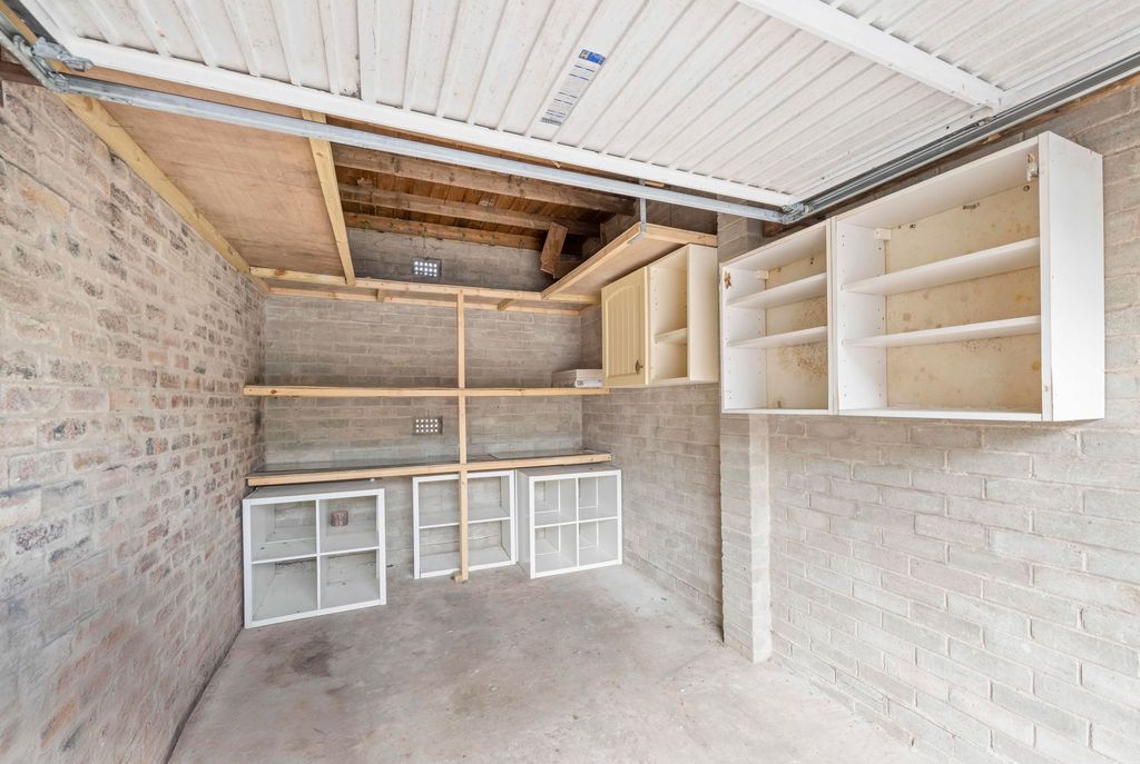 Property photo 3 of 8