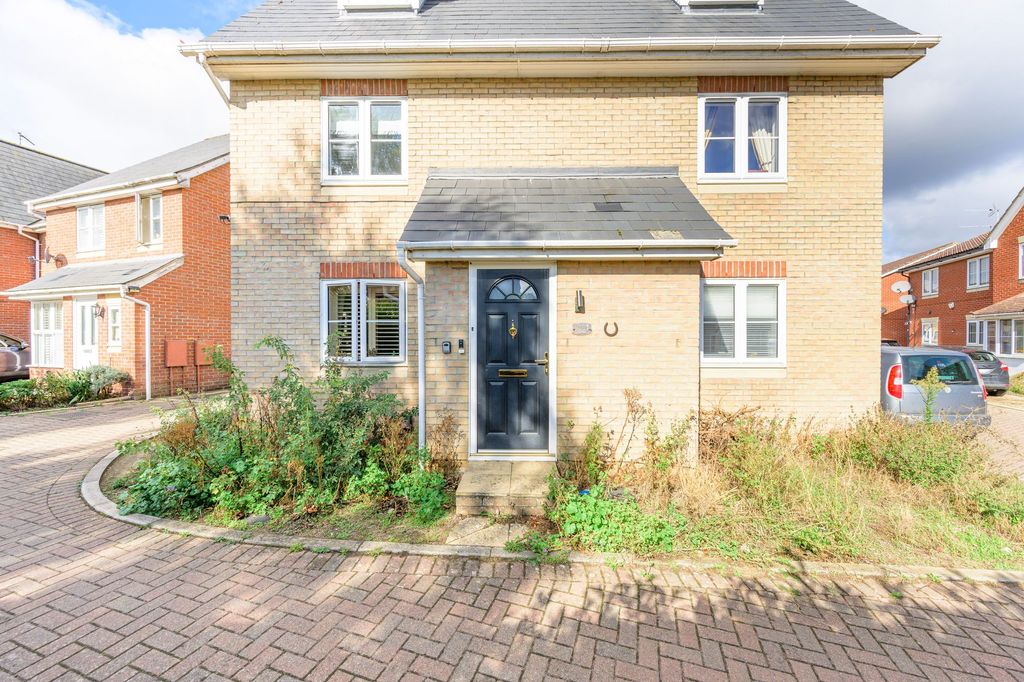 Property photo 2 of 21