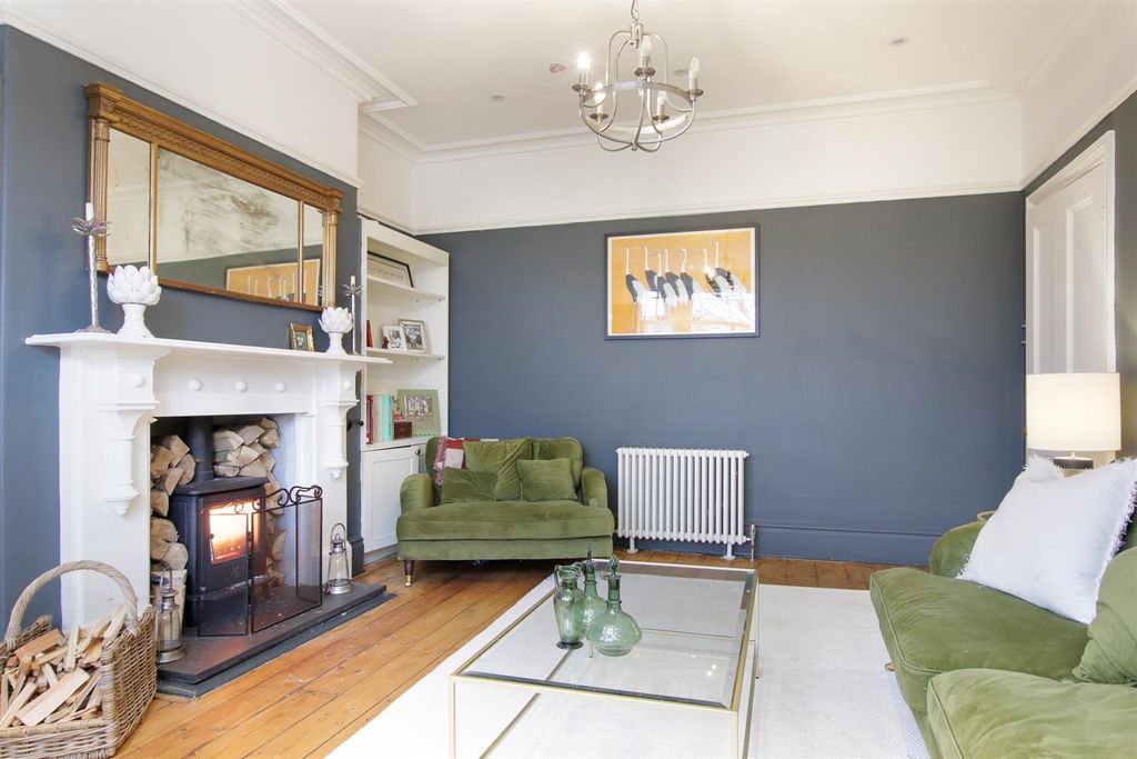 Property photo 3 of 26