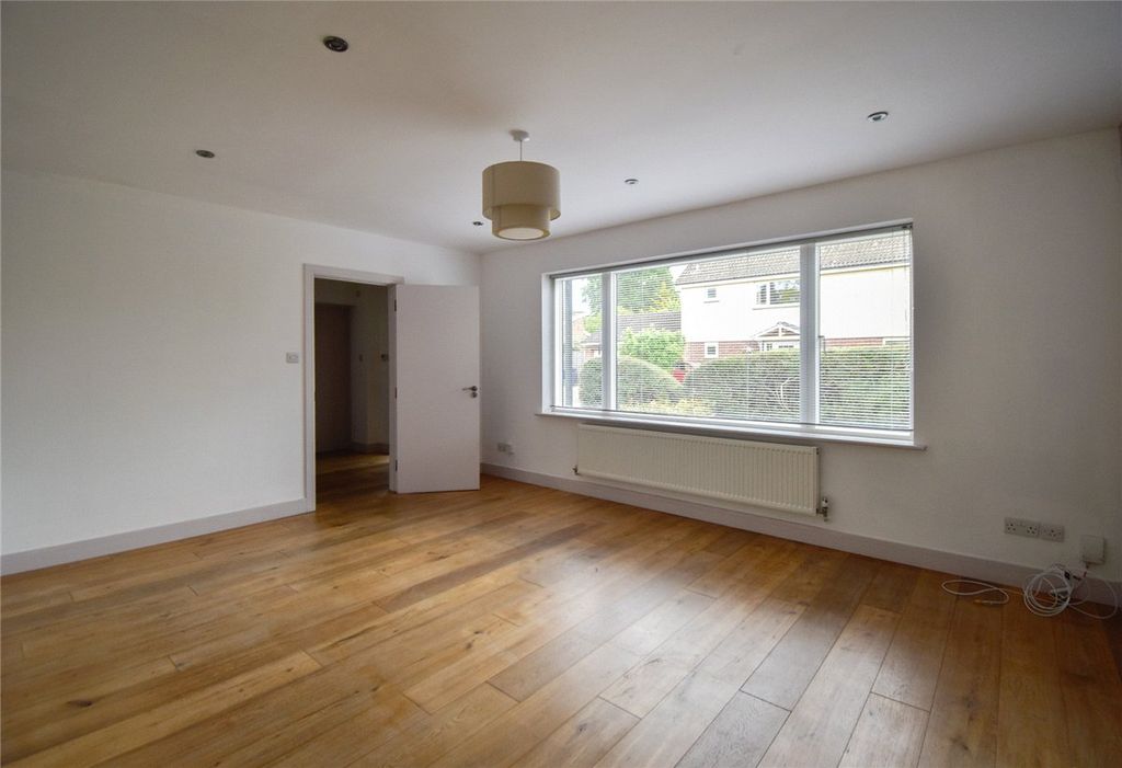 Property photo 3 of 18 Picture No. 23