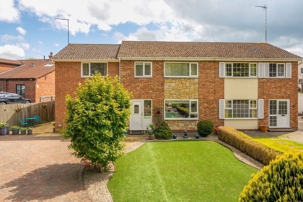 Property photo 1 of 34