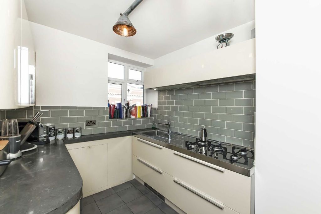 Property photo 3 of 5