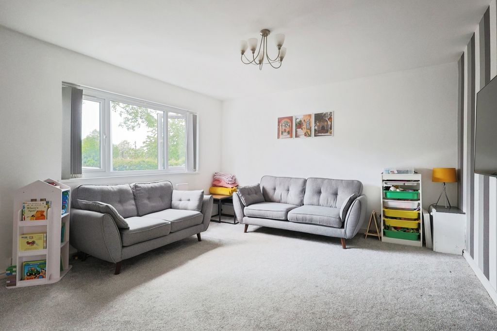 Property photo 3 of 17 Photo