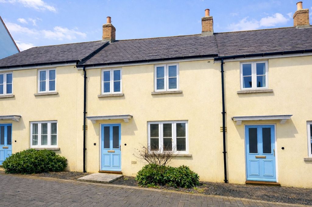 Property photo 1 of 21 External