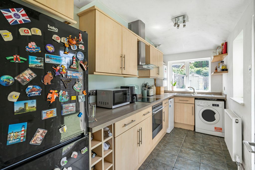 Property photo 3 of 17 Kitchen