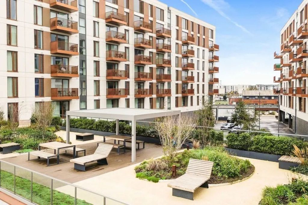 Property photo 3 of 6