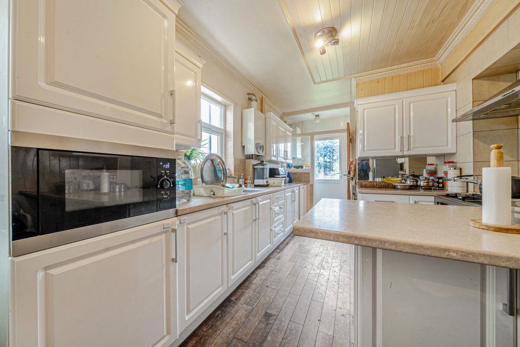 Property photo 2 of 16 1428957-16-69B28B...