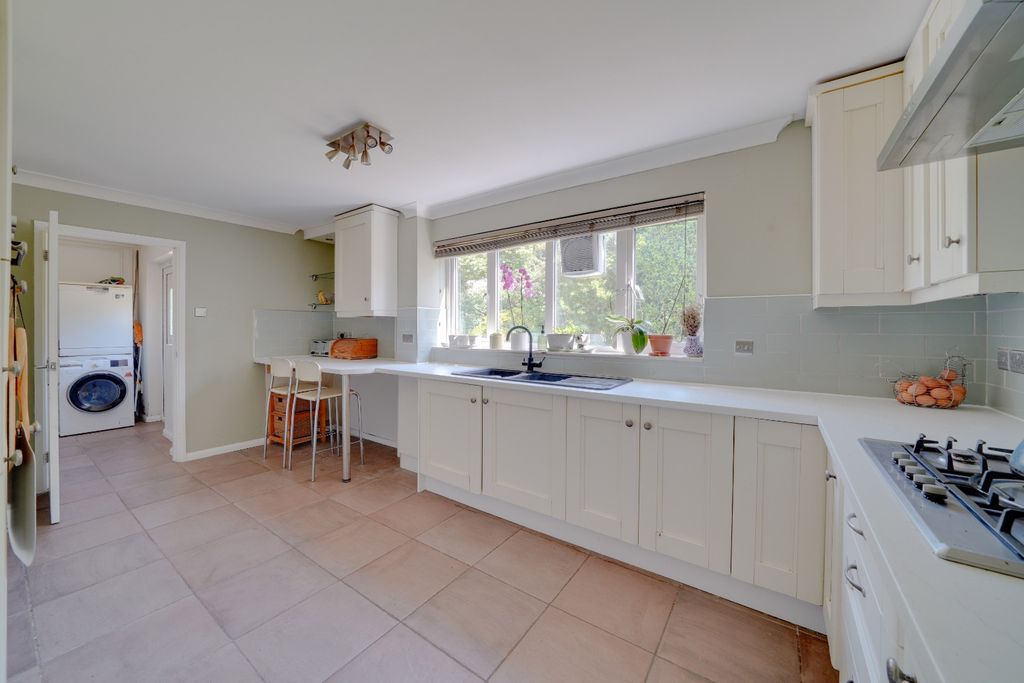 Property photo 3 of 22 4222585
