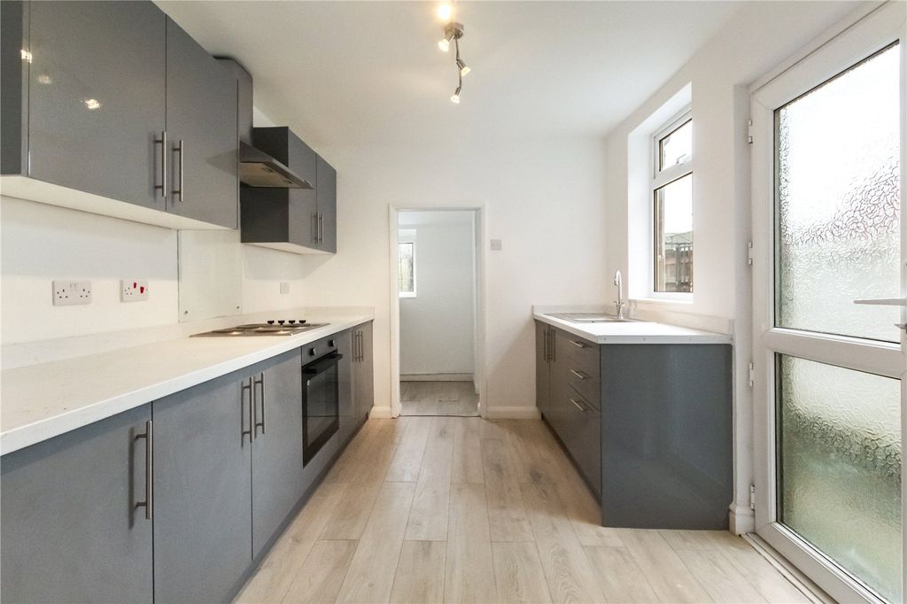 Property photo 3 of 11 Picture No. 05