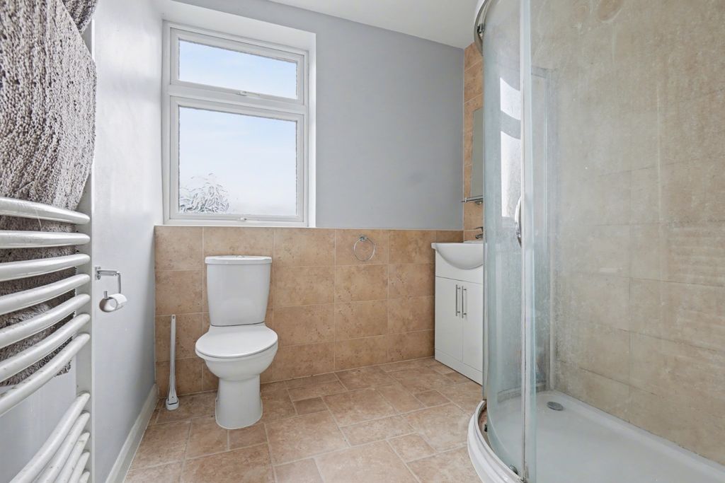 Property photo 3 of 12 4662099