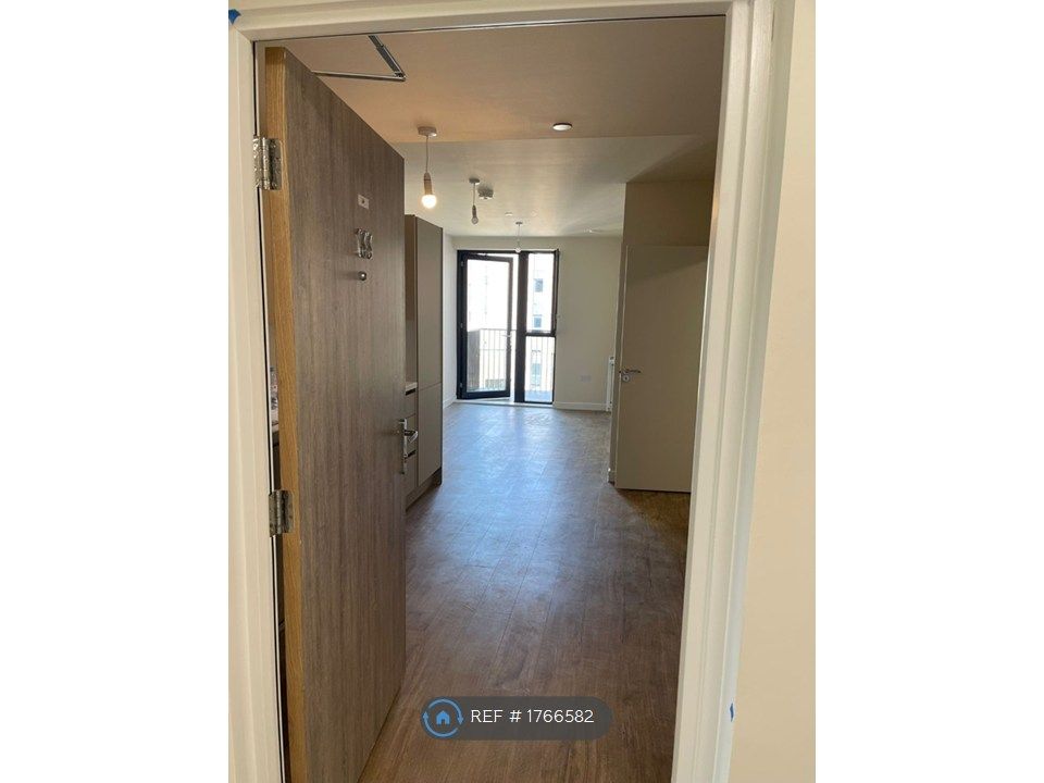 Property photo 1 of 11 Door