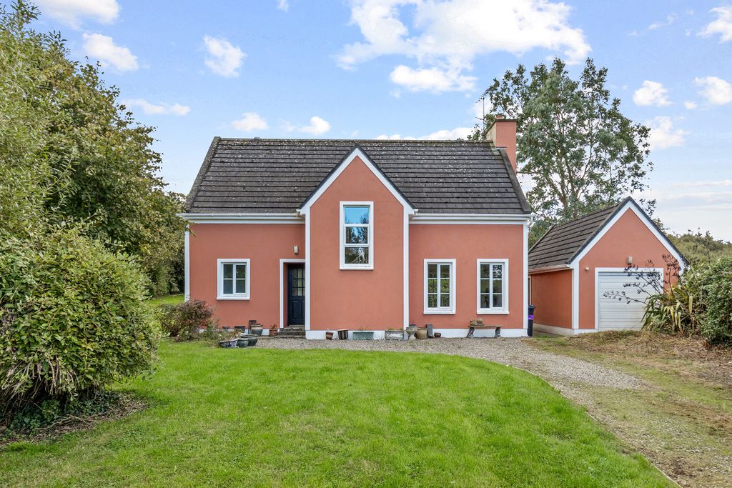 Property photo 2 of 32
