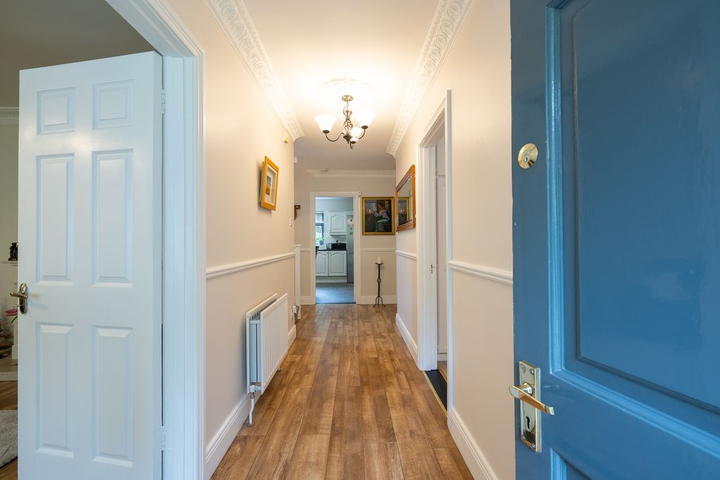 Property photo 2 of 32