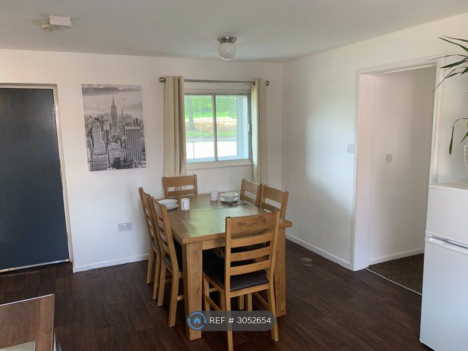 Property photo 2 of 7 Shared Kitchen
