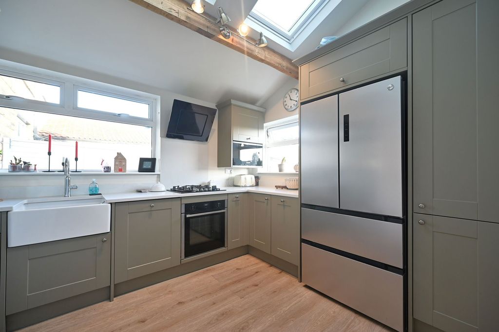 Property photo 3 of 26