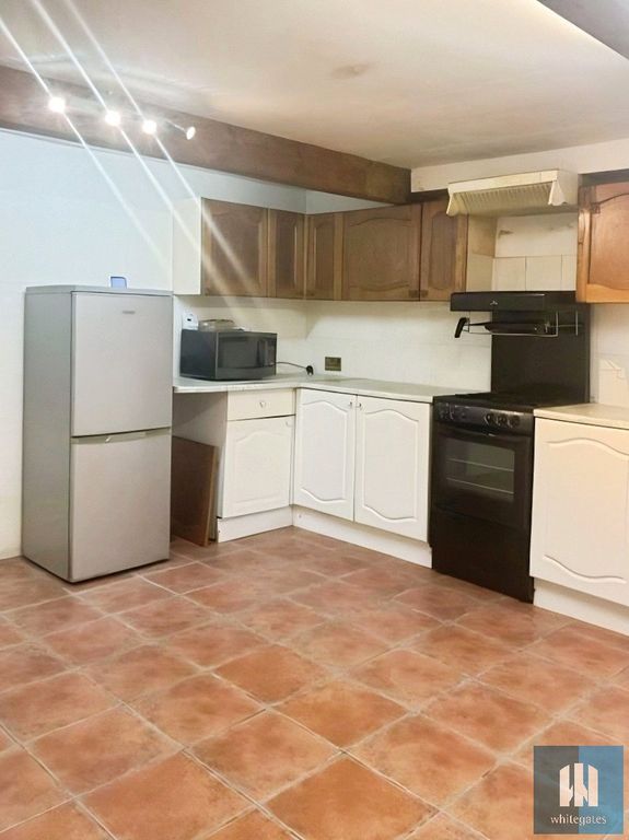 Property photo 2 of 8 Picture No. 18