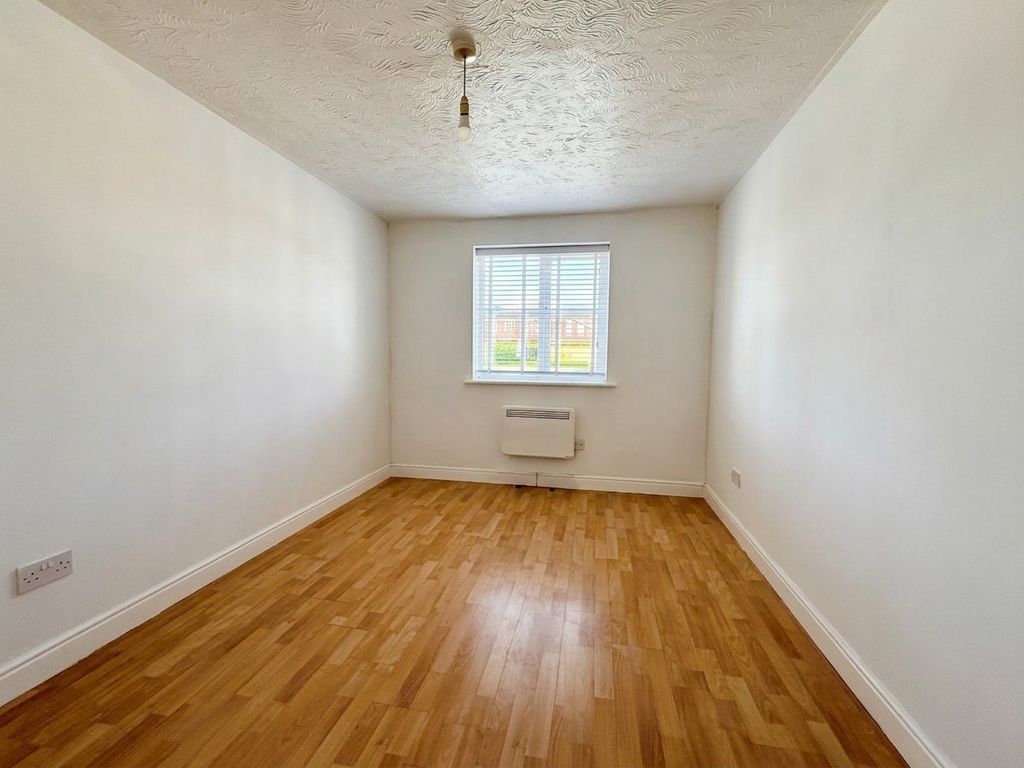 Property photo 3 of 7 Photo 6