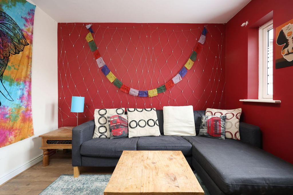 Property photo 3 of 16