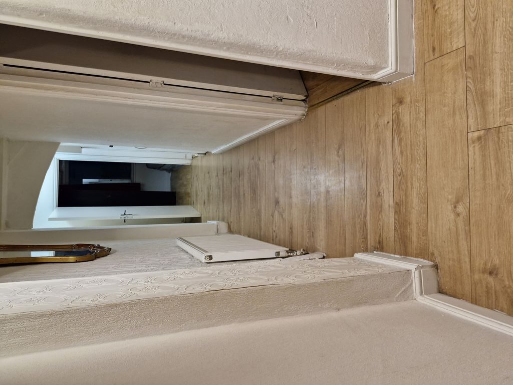 Property photo 1 of 10 Three Bedroom Flat To Let