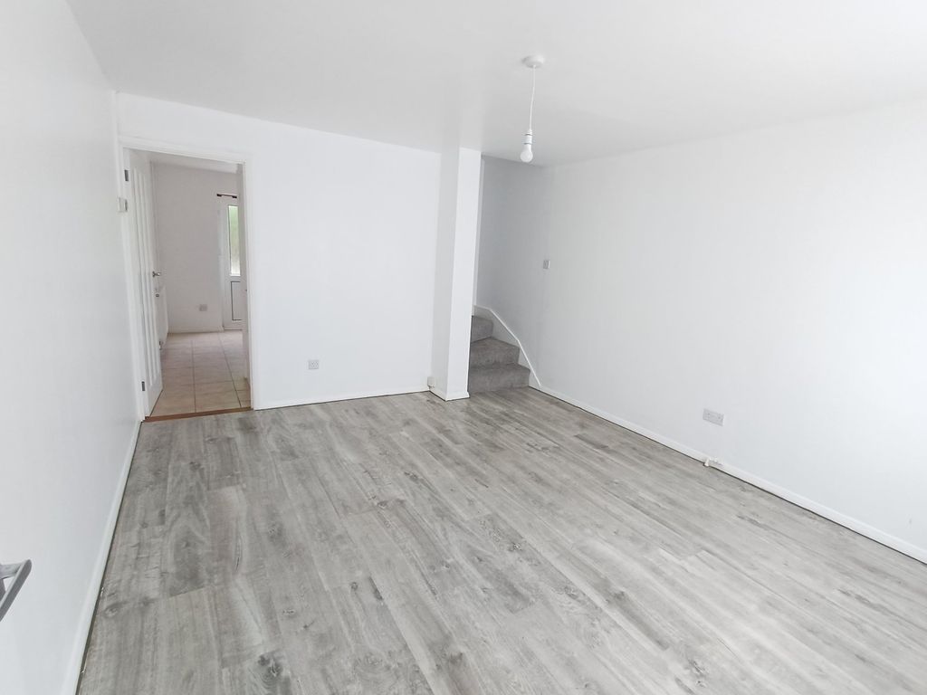 Property photo 2 of 8 Picture 2