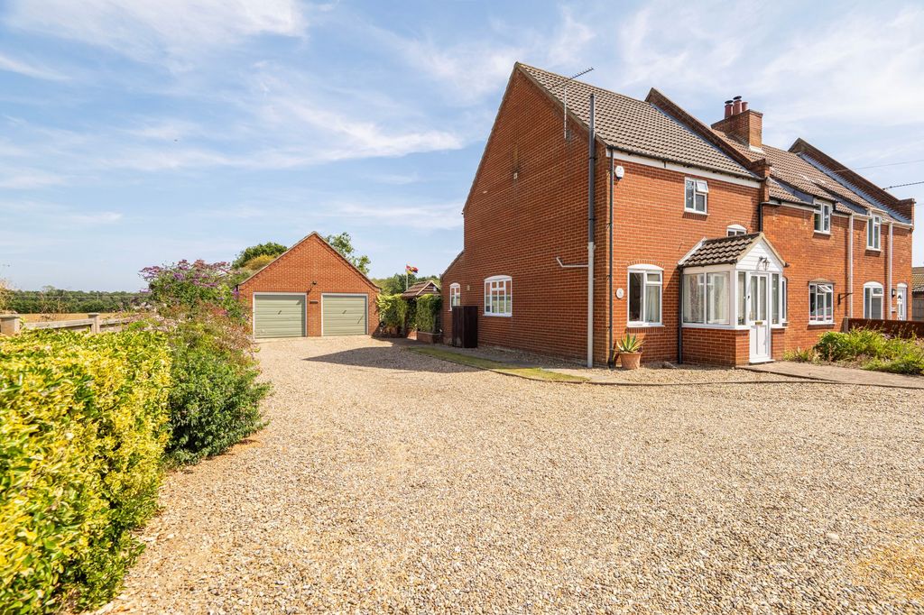 Property photo 1 of 27