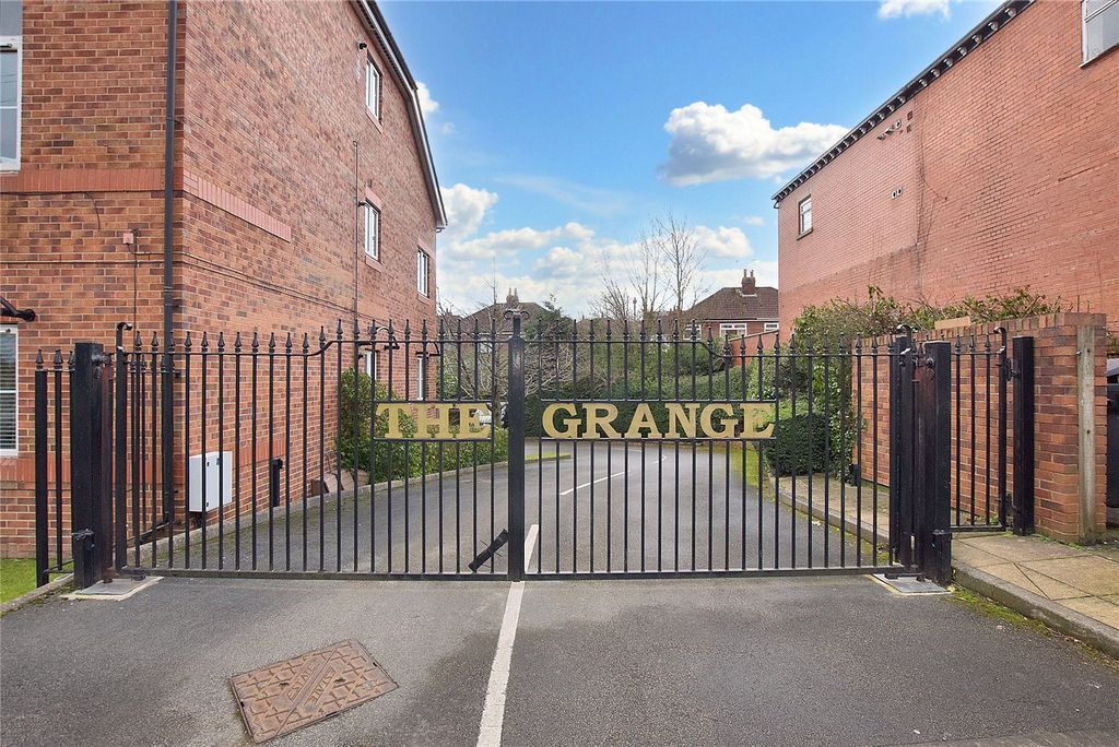 Property photo 1 of 9 Gated Entry