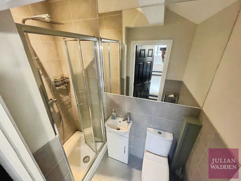 Property photo 3 of 5 Picture No. 06